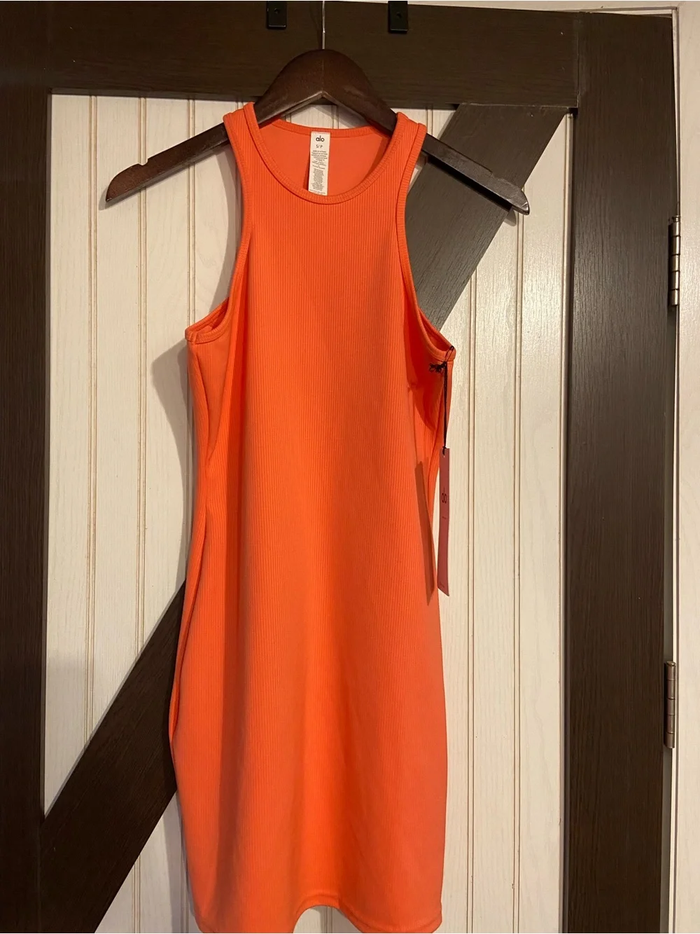 Alo yoga. Airlift ribbed magnetic dress. Razorback.
